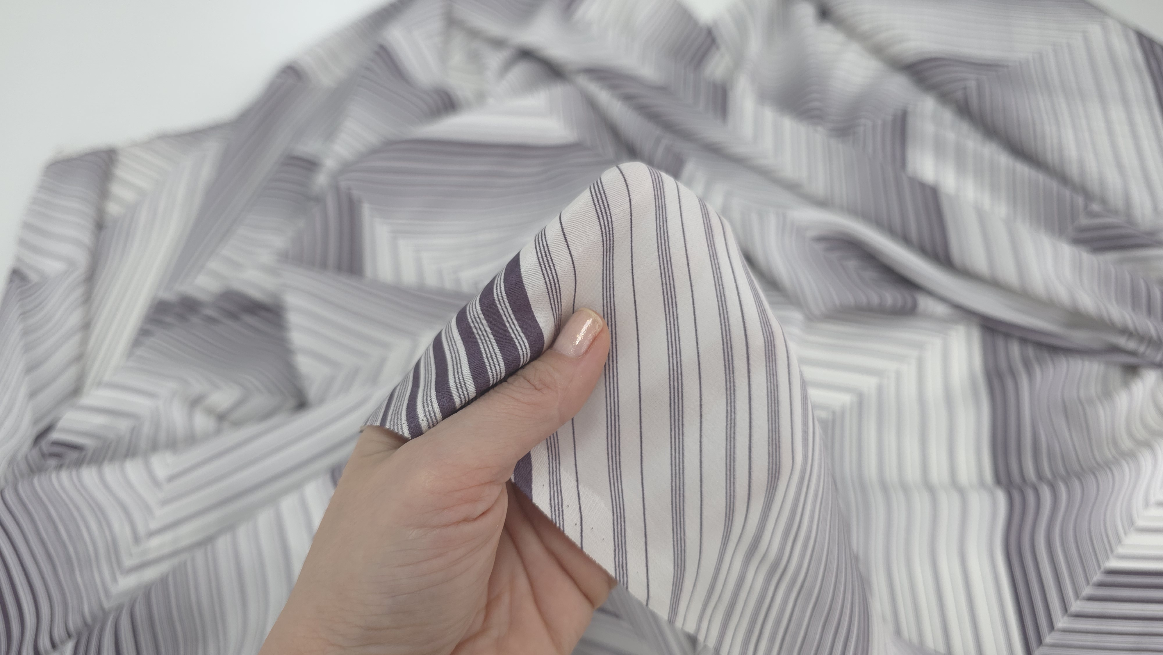 matase naturala ivory cu dungi grafice geometrice evelin textile (6)