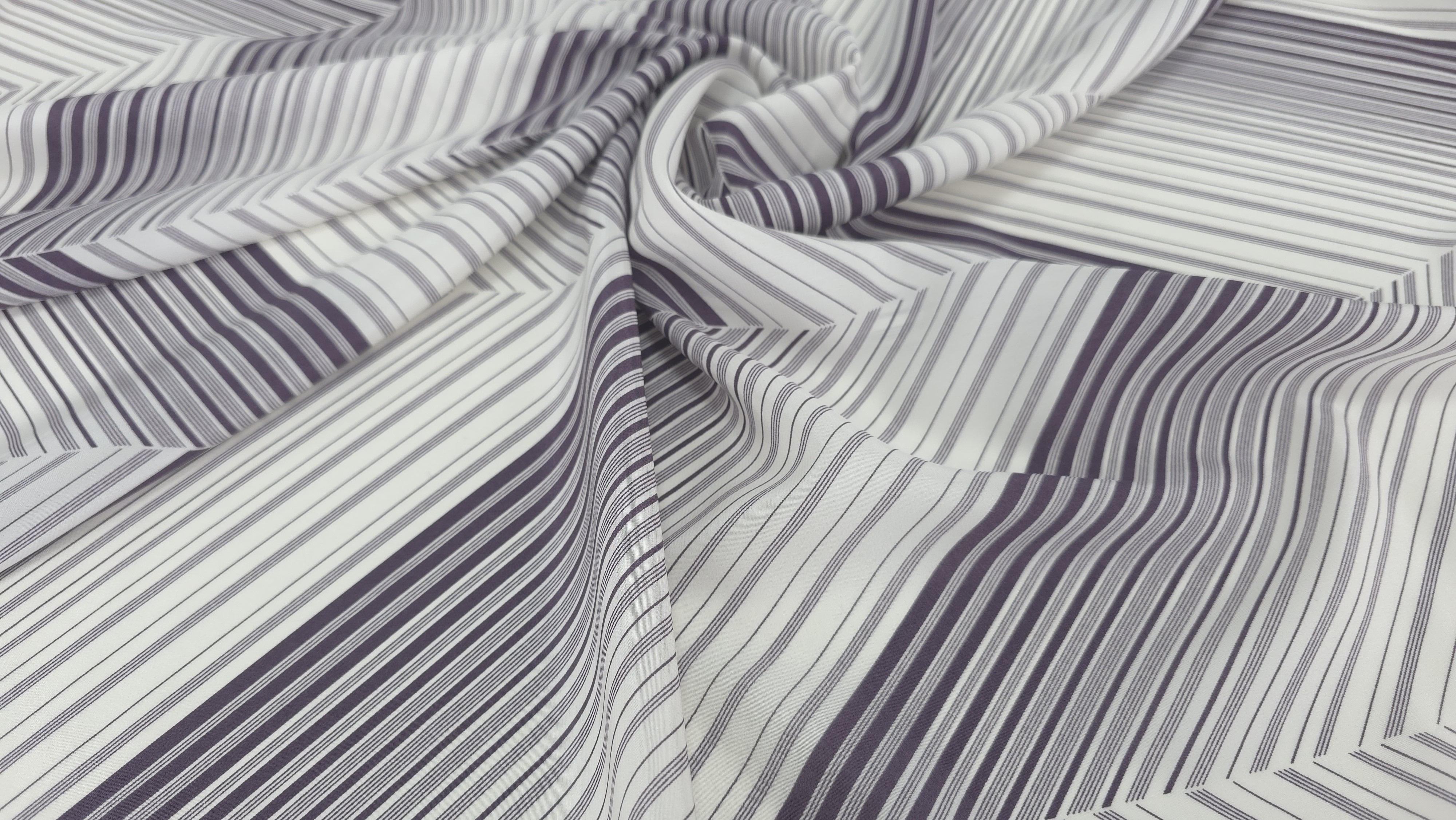 matase naturala ivory cu dungi grafice geometrice evelin textile (9)