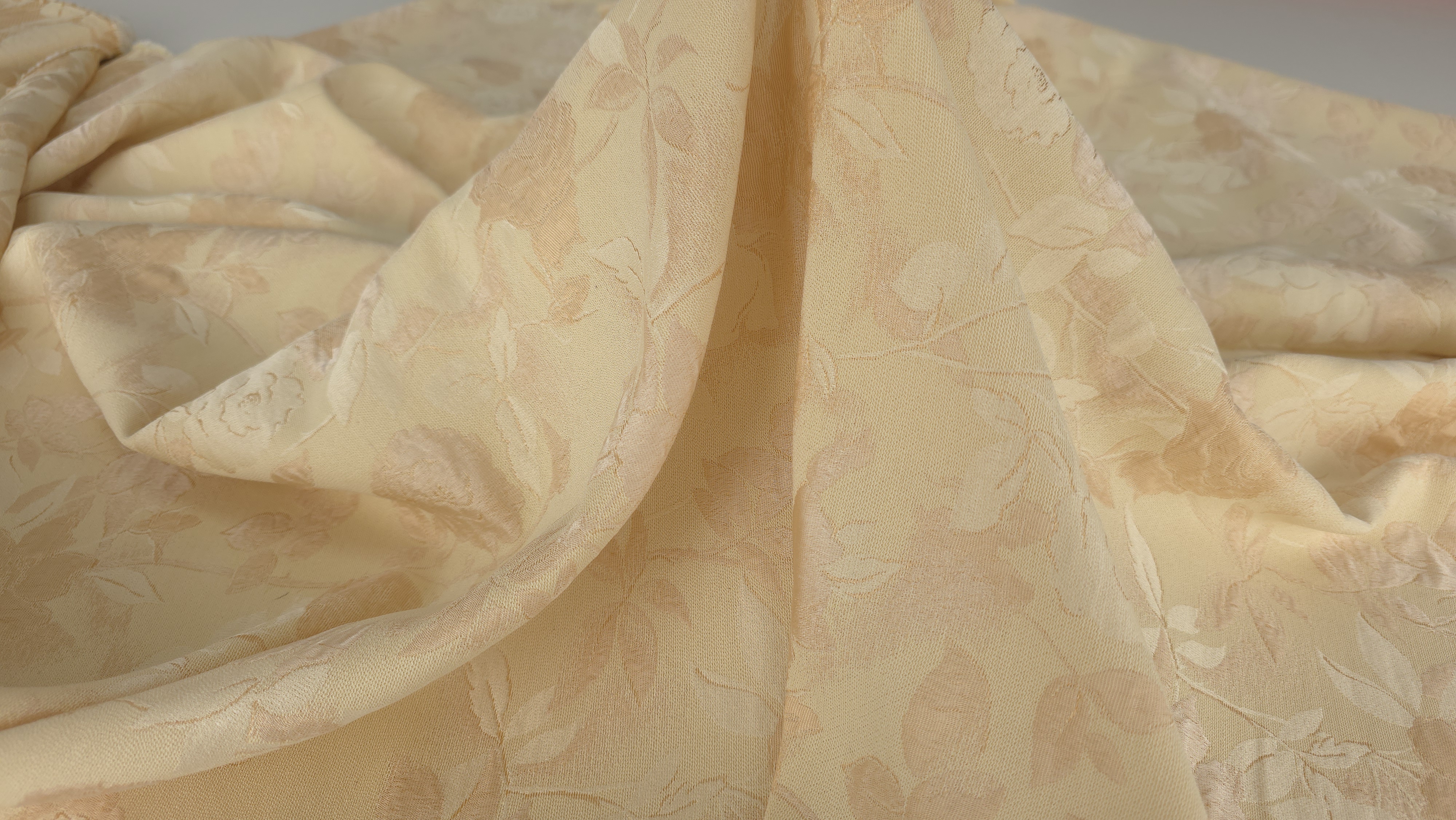 brocard cu matase naturala si bumbac champagne floral evelin textile (4)