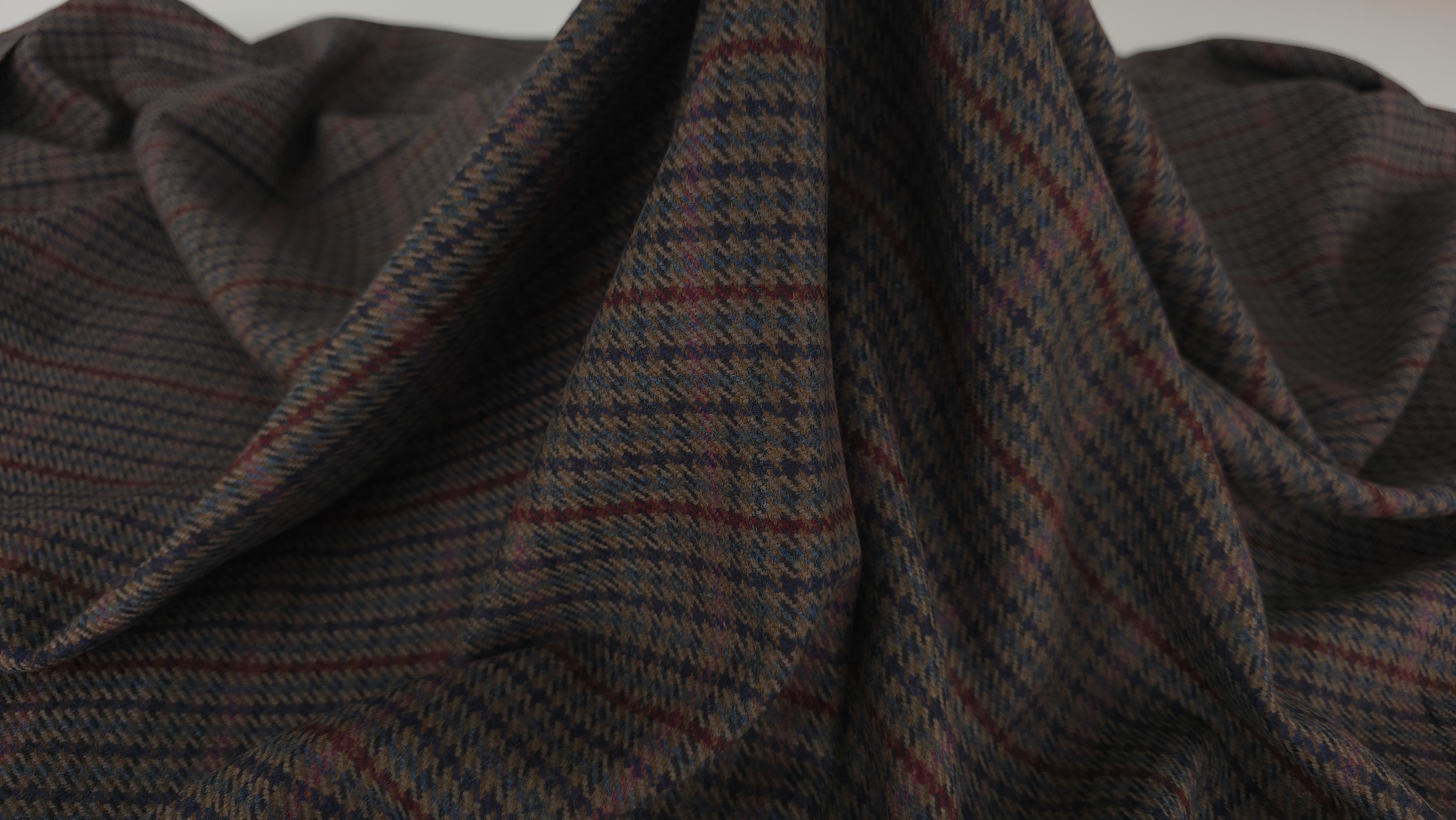 stofa din lana in carouri maro inchis evelin textile (2)