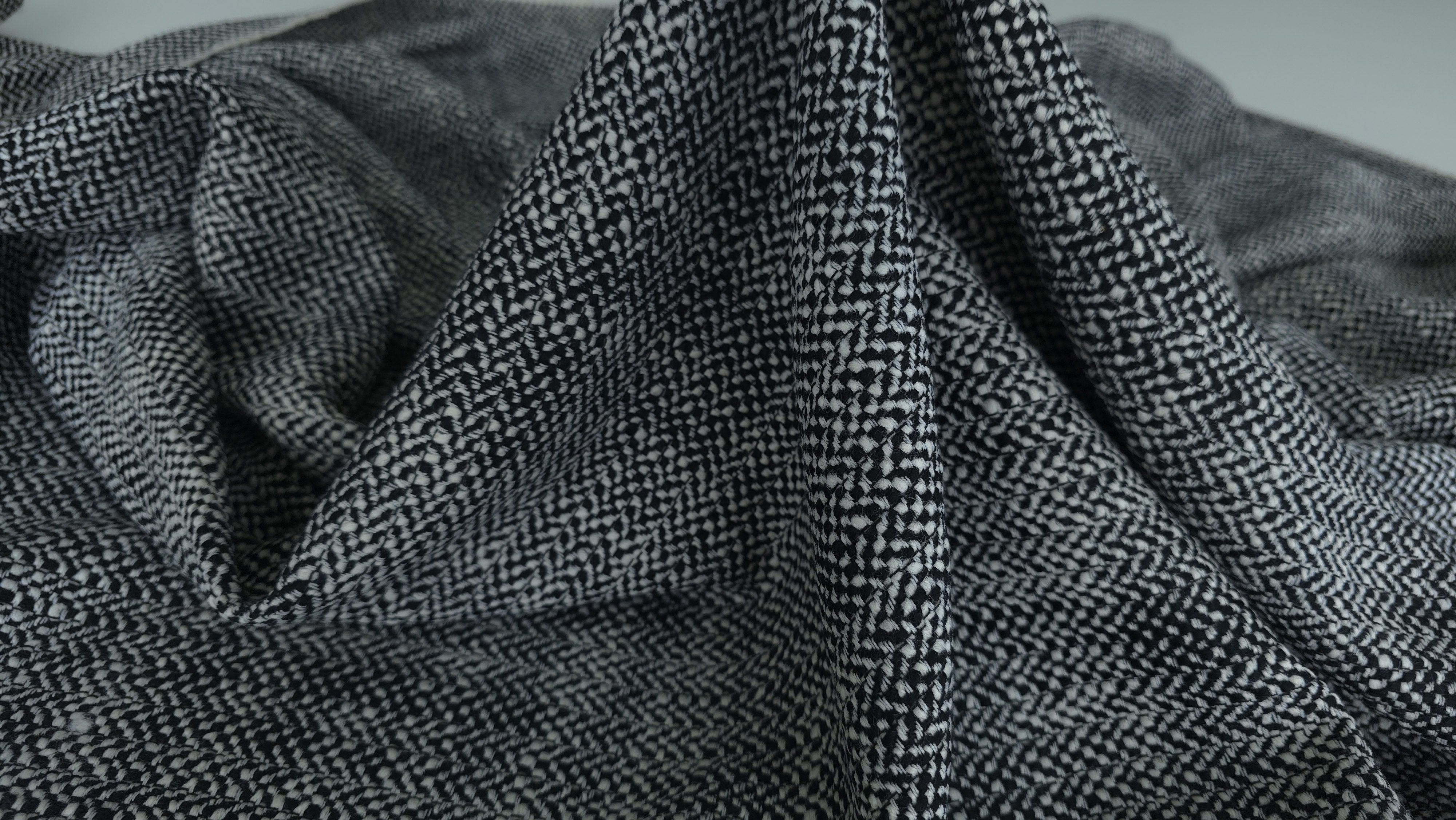 stofa impletita din lana alb negru evelin textile (5)