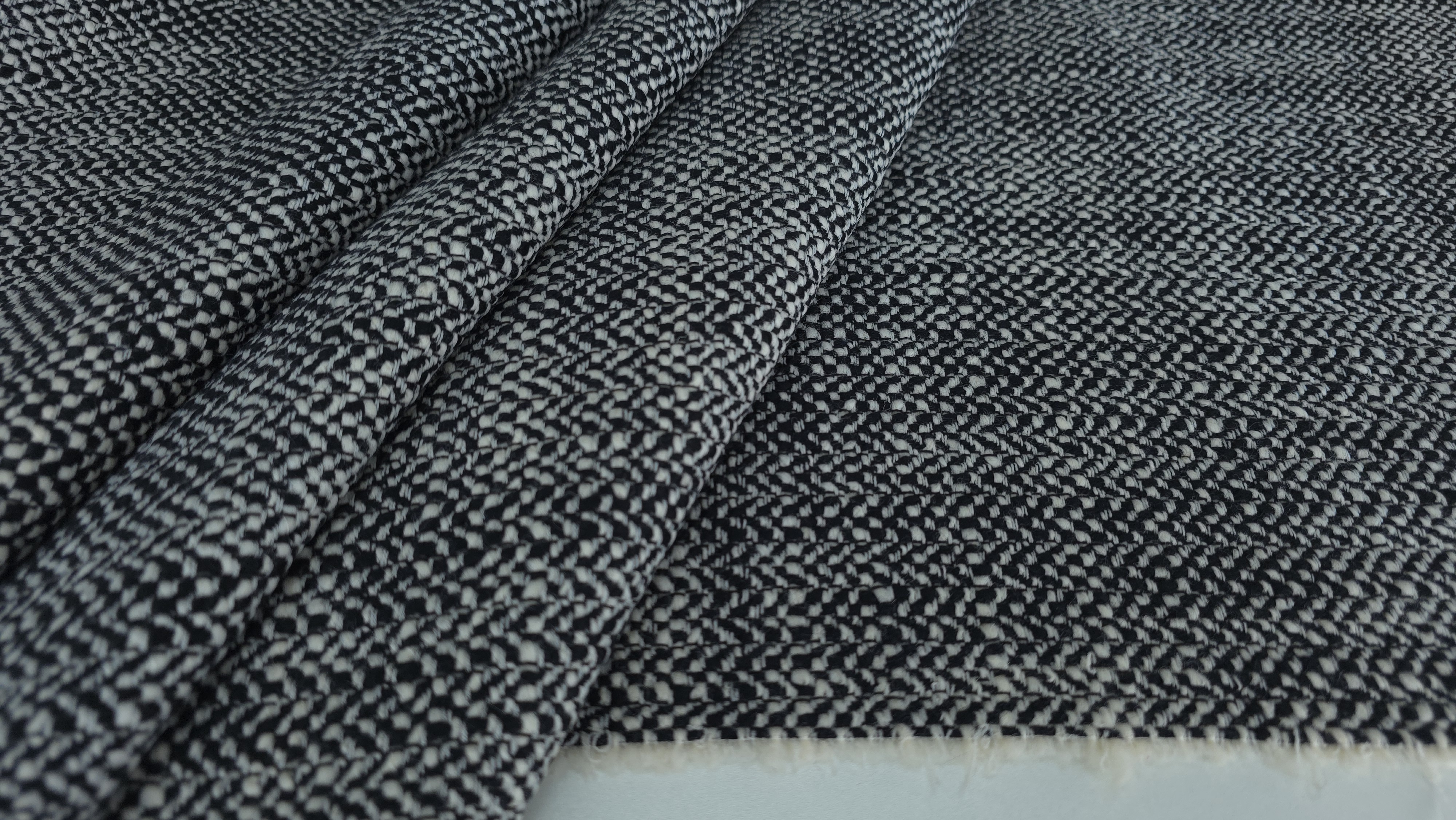 stofa impletita din lana alb negru evelin textile (6)