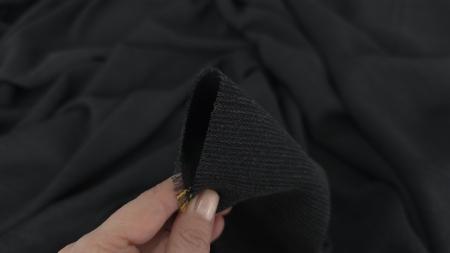 stofa-model-raiat-din-lana-negru-antracit