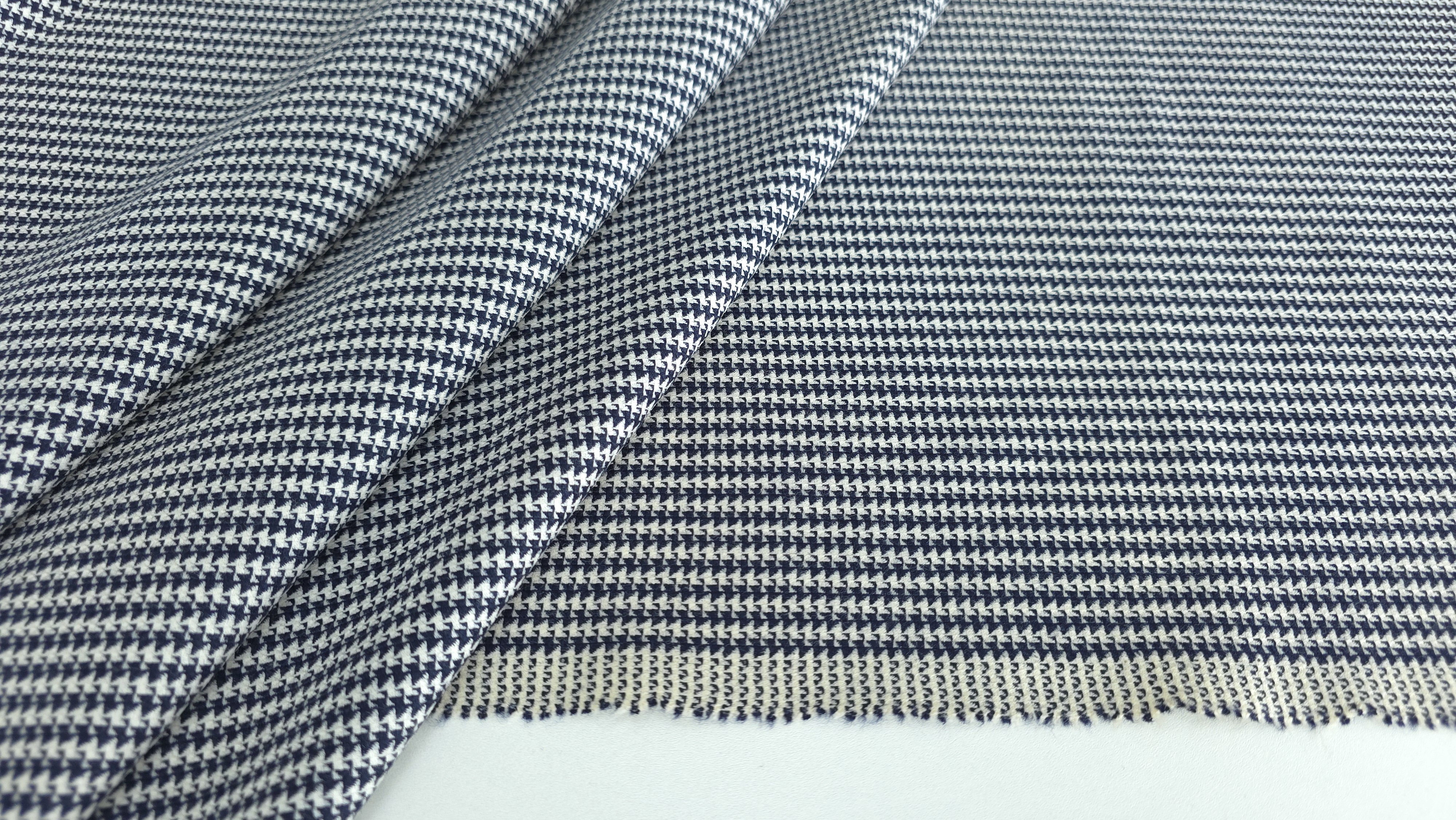 stofita din 100 lana model pied de poule bleumarin ivory evelin textile (6)