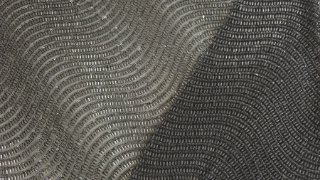 Broderie argintie cu mărgele pe tul negru, vedere de ansamblu