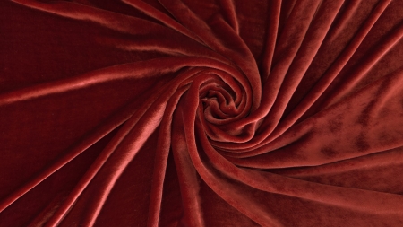 Catifea grenadine drapată în spirală cu falduri adânci