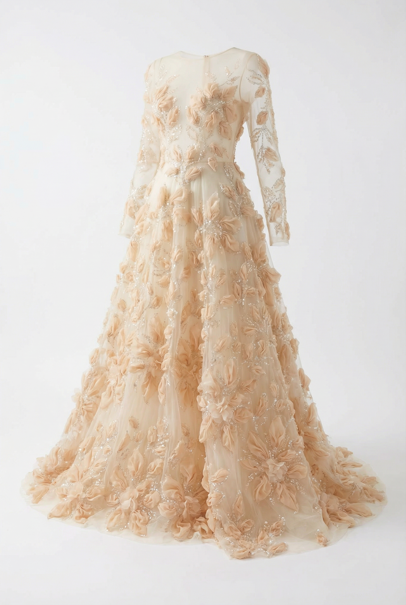 Dantelă brodată 3D peach cu paiete aplicată pe rochie lungă cu mâneci și trenă