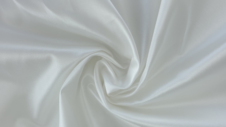 Mikado ivory la metru material aranjat în spirală pe fundal neutru 