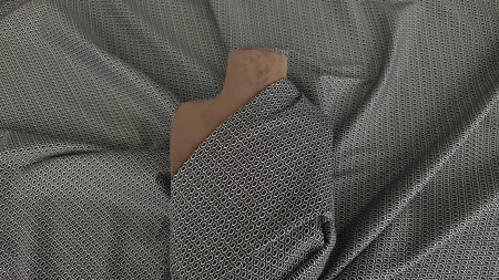 Poplin gros elastic din bumbac cu model drapat pe manechin