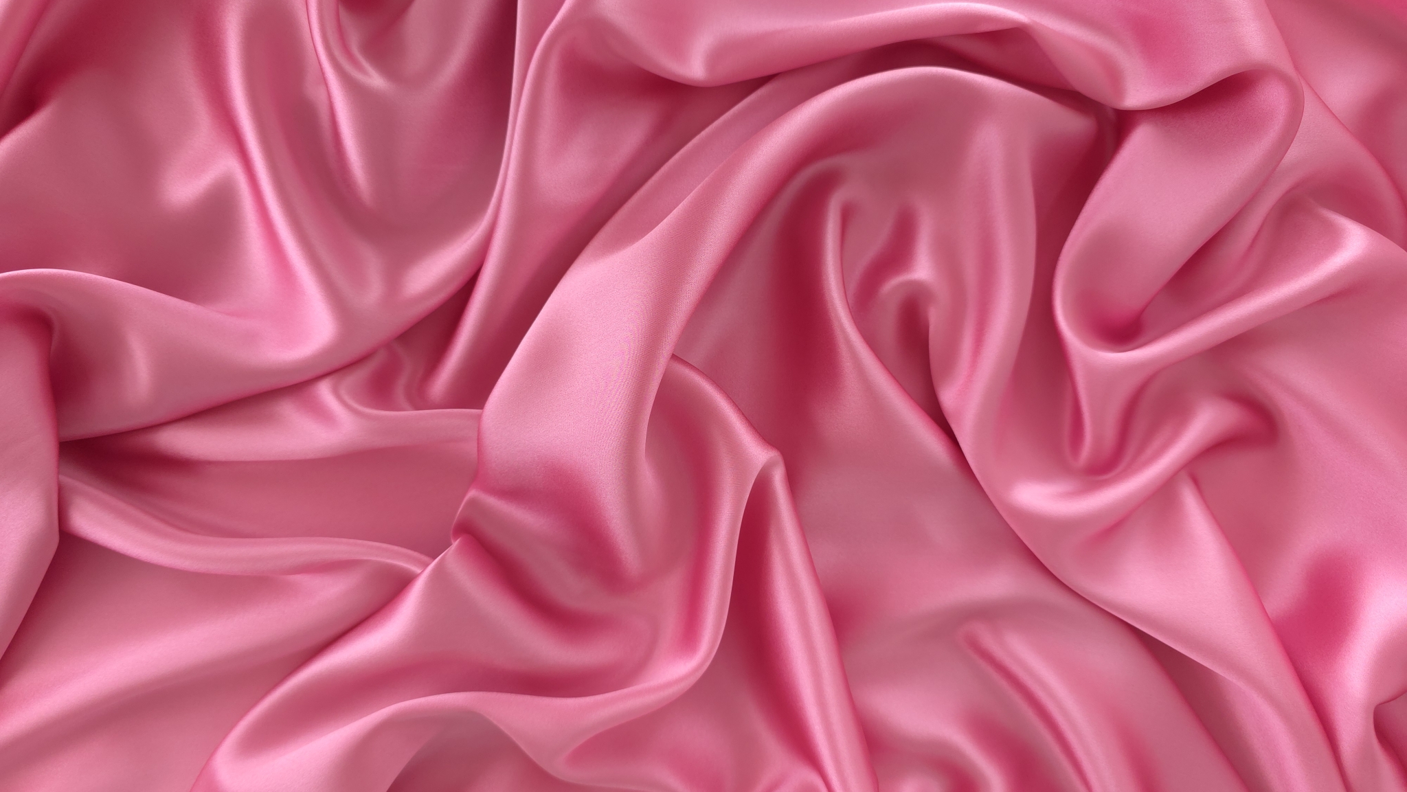 Satin din mătase naturală cu elastan 14momi soft pink cu falduri ample și luciu pronunțat