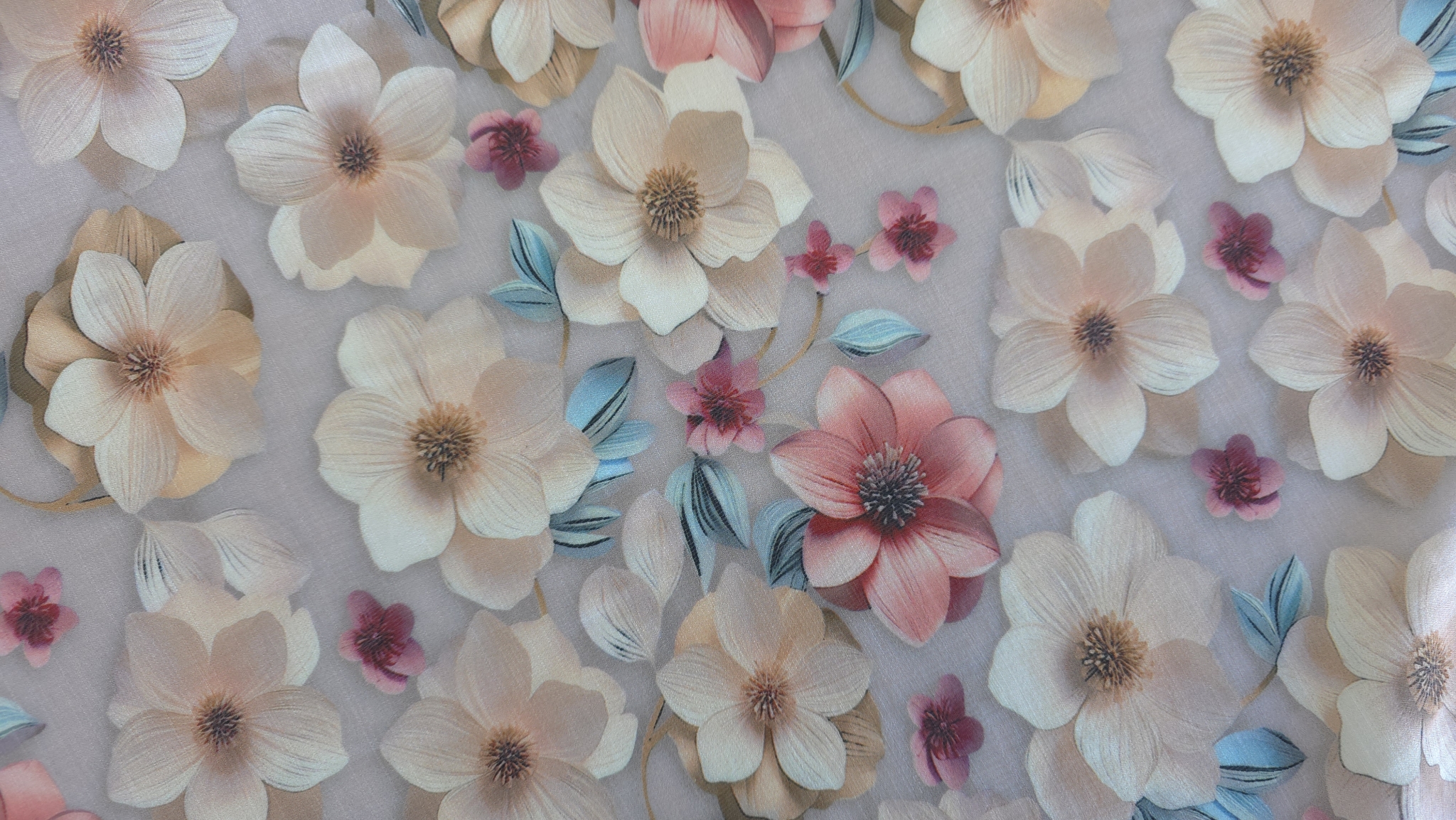 Vâscoză imprimată digital 3D floral mauve gray cu flori bej și roz coral pe fond gri mauve