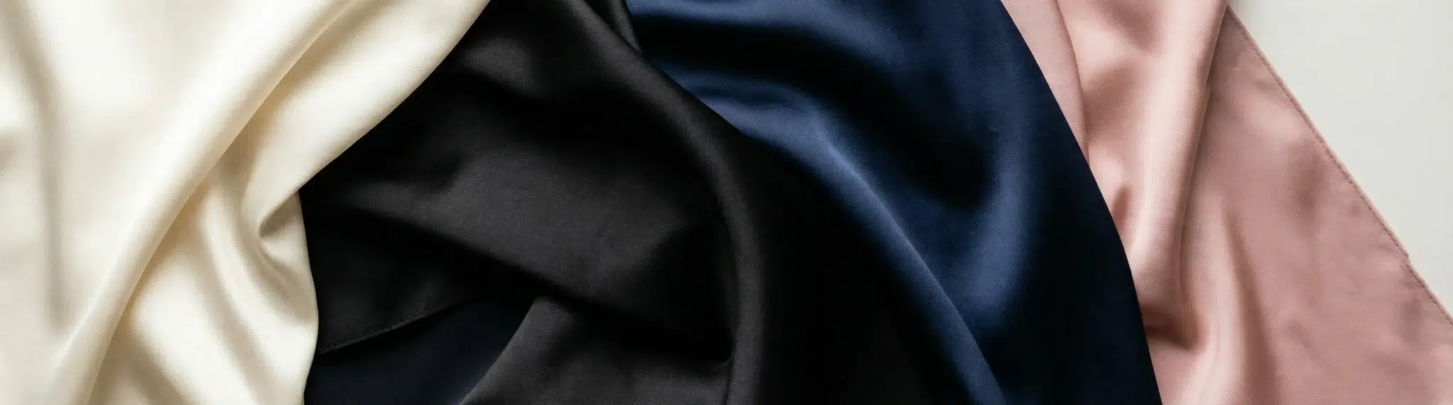 Straturi de charmeuse din mătase naturală în nuanțe diferite - contrastul față lucioasă și dos mat