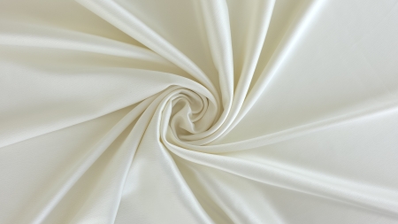 Tafta basic ivory metraj răsucită în spirală falduri precise și structură plină 250 g