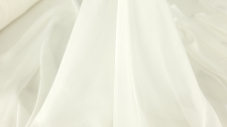 Falduri largi voal ivory fluid, chiffon din mătase și vâscoză, culoare ivory caldă
