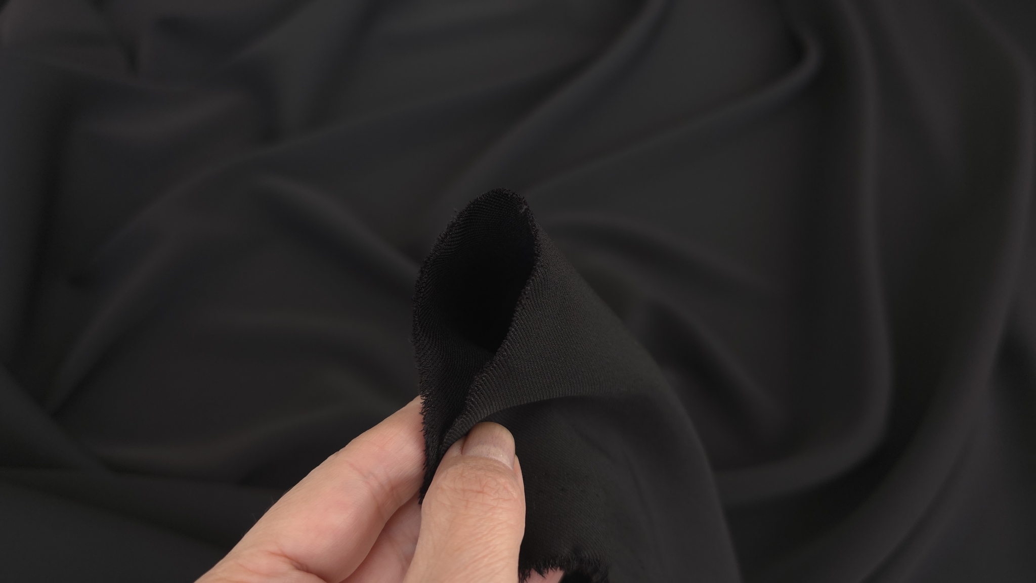 metraj crep negru elastic mat croitorie poliamida elastan detaliu margine