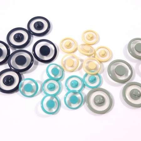 Nasturi din rășină cu contur colorat și centru transparent PCS025 Ø16mm și Ø22mm, 4 variante