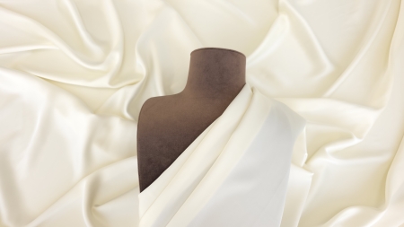 satin dublu fata ivory cu elastan drapat pe bust croitoresc cadere naturala