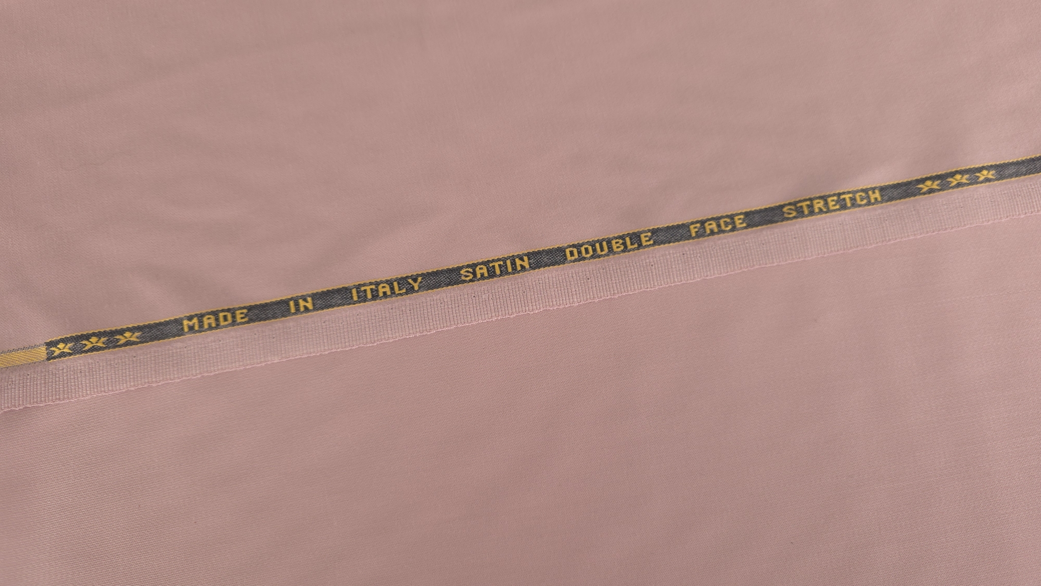Margine tesatura powder pink cu selvedge Made in Italy Satin Double Face Stretch