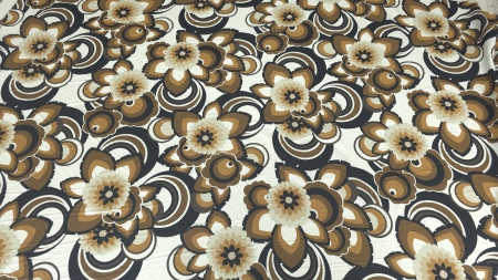 Material floral retro multicolor pe fond alb luminos