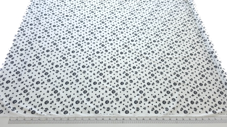 Metraj poplin italian cu buline si flori latime 150 cm