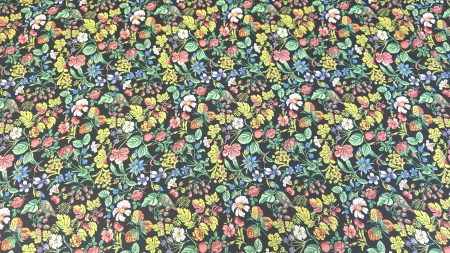 Satin mat din mătase naturală cu model floral pe fond negru