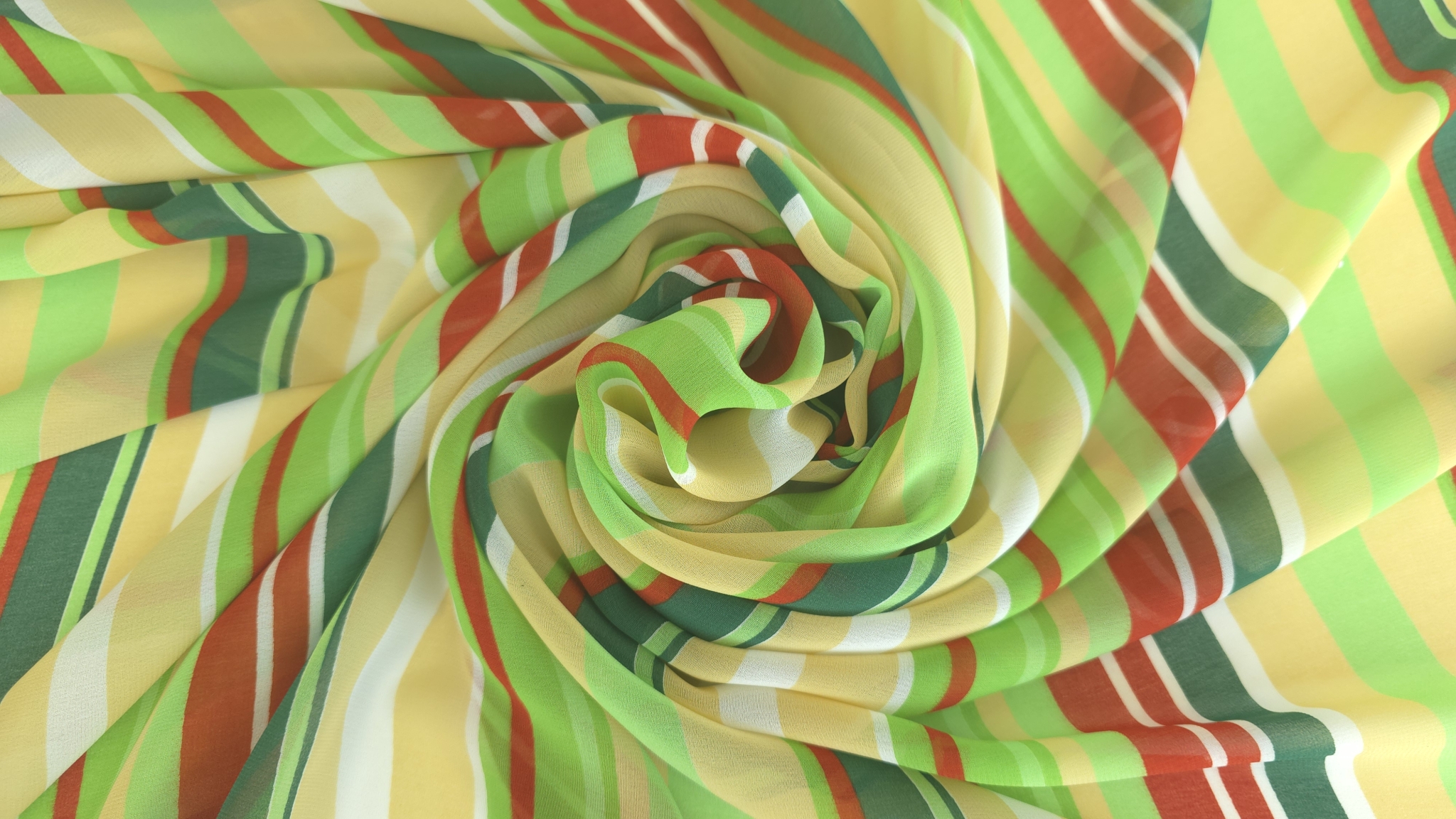 Voal chiffon imprimat cu dungi multicolor răsucit în spirală