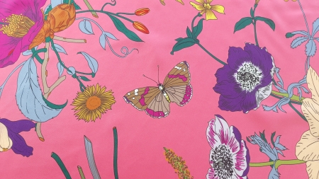 mătase naturală imprimată fuxia cu fluture maro și anemone violet