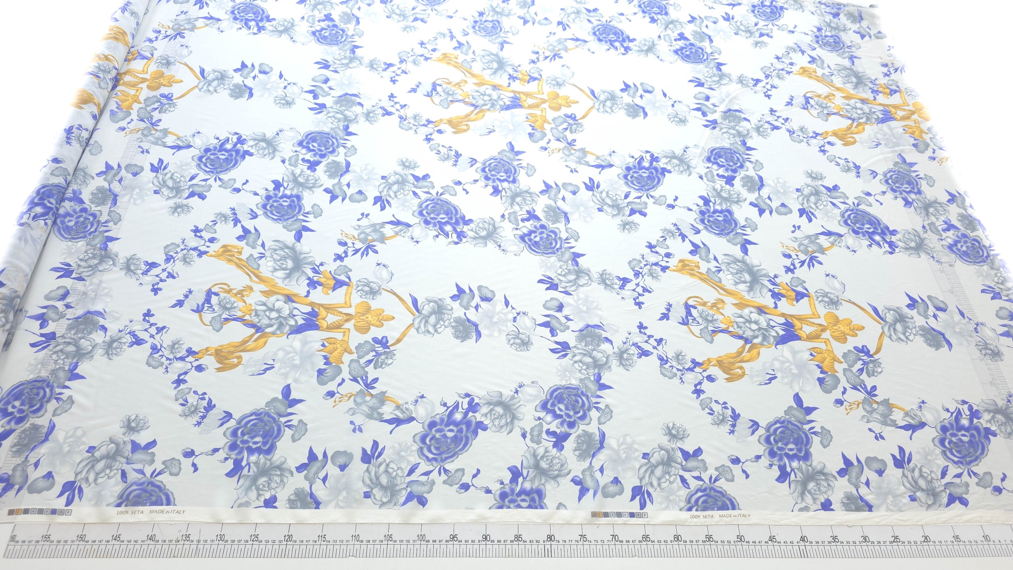 Voal cu imprimeu floral si baroc din matase naturala cod PCS163EV61B latime aprox 1 40 m