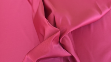 cute adanci fuxia cu ton inchis spre zmeuriu