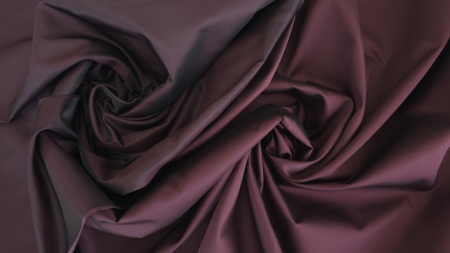 Mikado burgundy cu urzeala neagra rasucit in spirala