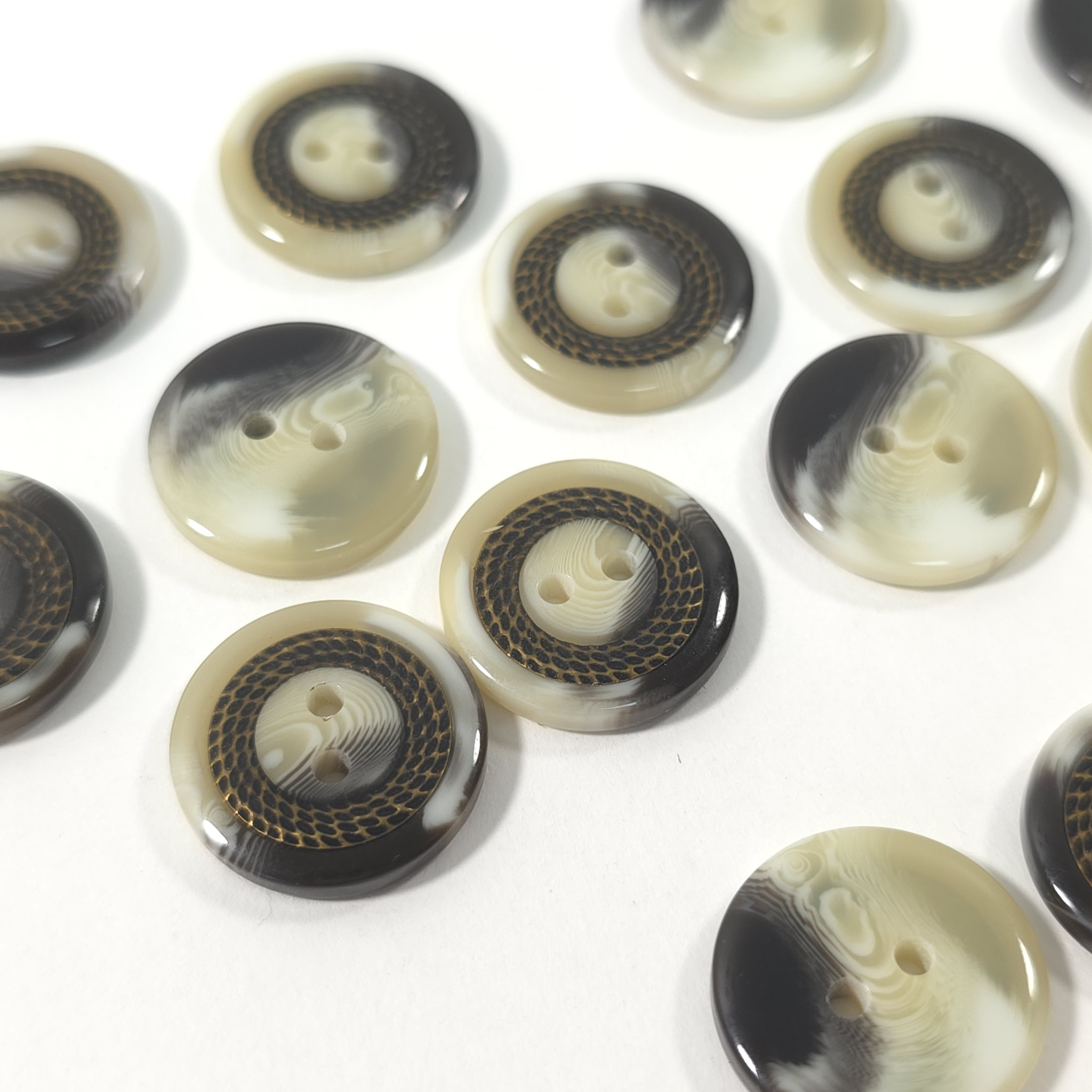 Nasture vintage de 20 mm cu 2 găuri, crem bej și negru, PCS103