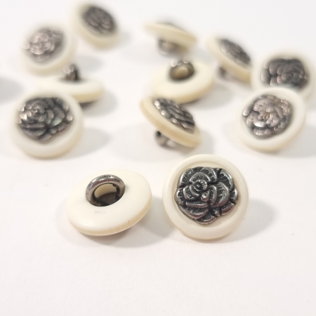 Nasturi ivory cu floare argintie PCS086, vedere frontală