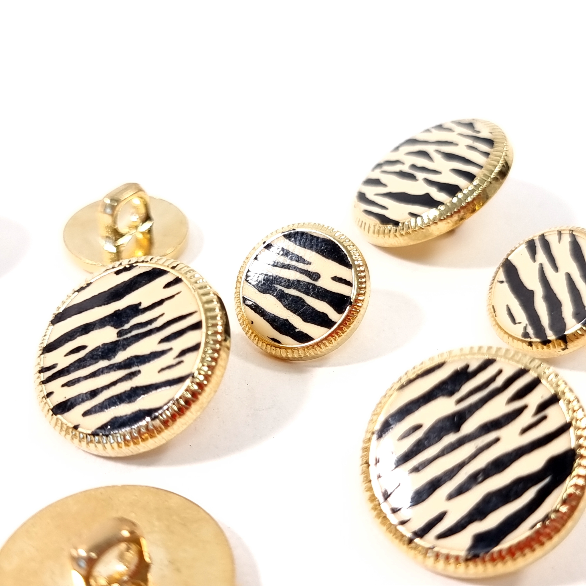 Nasturi zebra print cu margine aurie PCS110, crem și negru