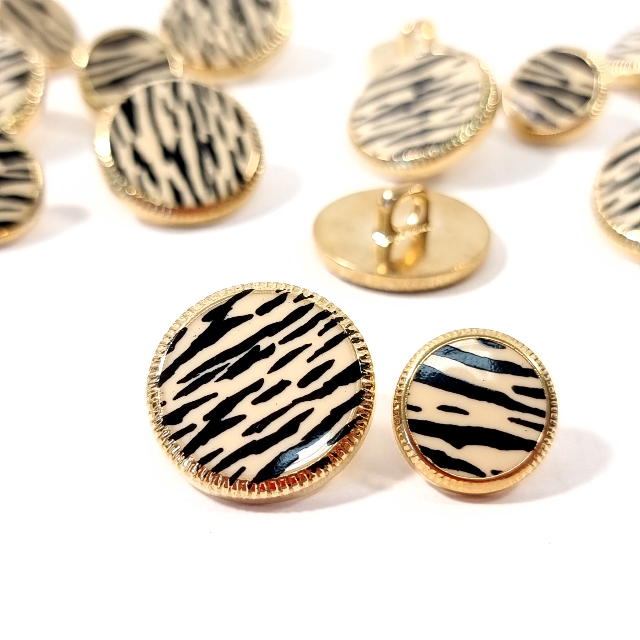 Nasturi zebra print cu margine aurie PCS110, 15 mm