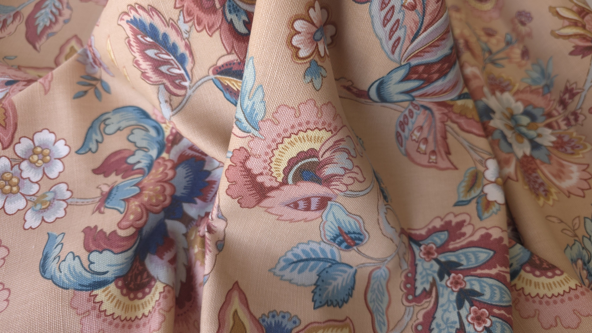Denim floral la metru cu cădere fermă