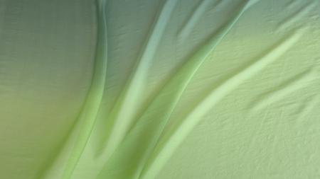 Chiffon de mătase verde drapat în evantai, cu unde rotunjite