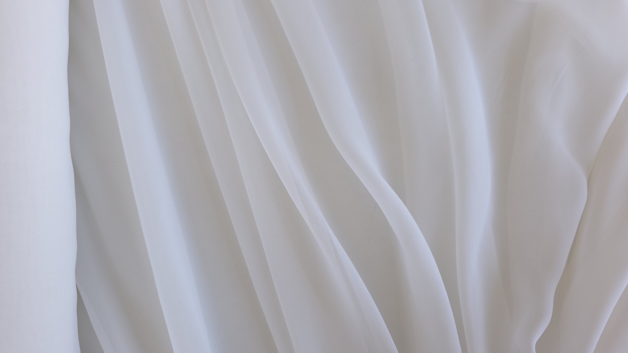 Voal Georgette off white din matase naturala, cod GGT138, prezentat în cadru general